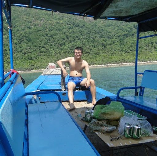 Huan Nguyen Photo 15