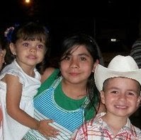 Rebecca Ruiz Photo 28