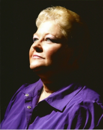 Elizabeth Phipps Photo 12