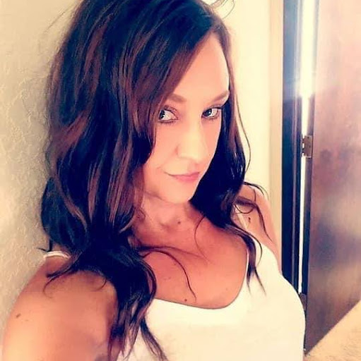 Dani Sutton Photo 14