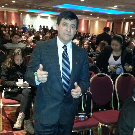 Victor Tenorio Photo 27