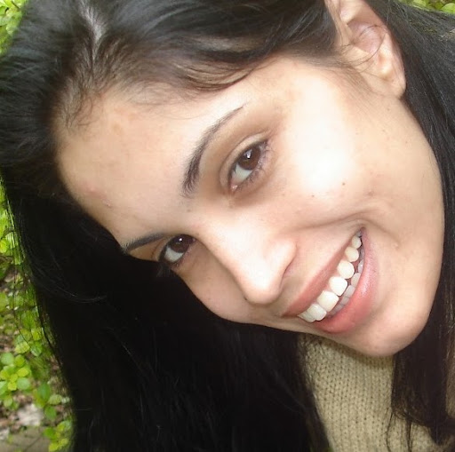 Francine Reis Photo 16