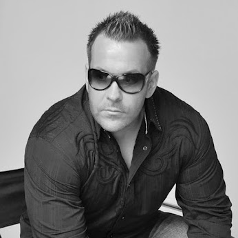 Derrick Manor Photo 4