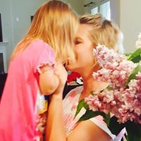 Kristina Larson Photo 35
