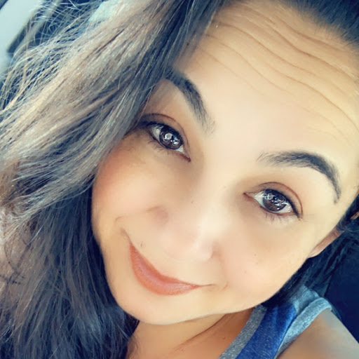 Victoria Gonzales Photo 35