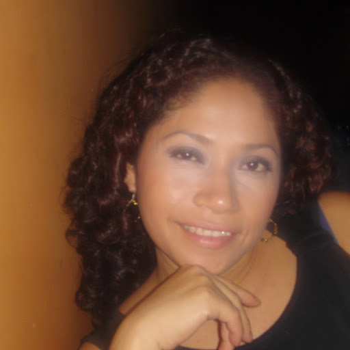 Lorena Leon Photo 20