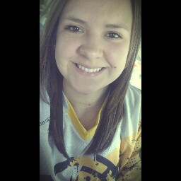 Lizzie Robinson Photo 7