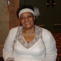 Diana Gibbs Photo 31