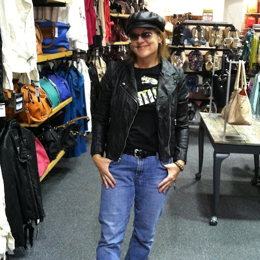 Kimberly Langley Photo 17