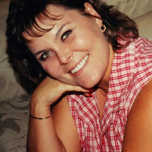 Angie Sanders Photo 30