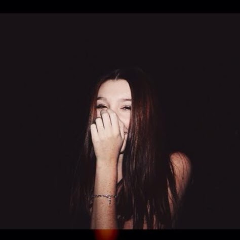 Emily Bryson Photo 23
