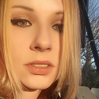 Sarah Lampert Photo 8