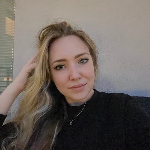 Emily Allison Photo 38