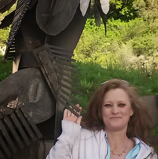 Angela Peck Photo 28