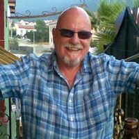Robert Pauley Photo 27