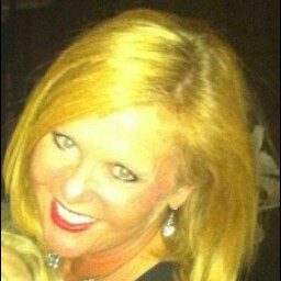 Lisa Sutton Photo 26