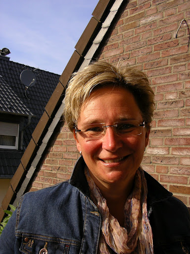 Andrea Held Photo 27