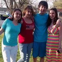Kelly Akers Photo 26