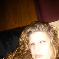 Elizabeth Shuler Photo 10