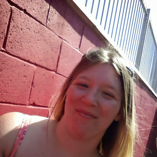 Laura Garnett Photo 21