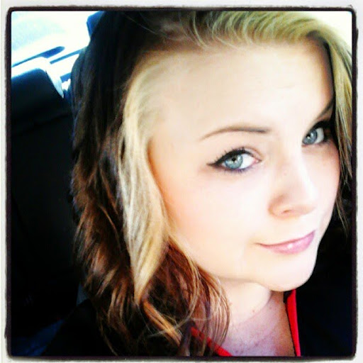 Amanda Ford Photo 32