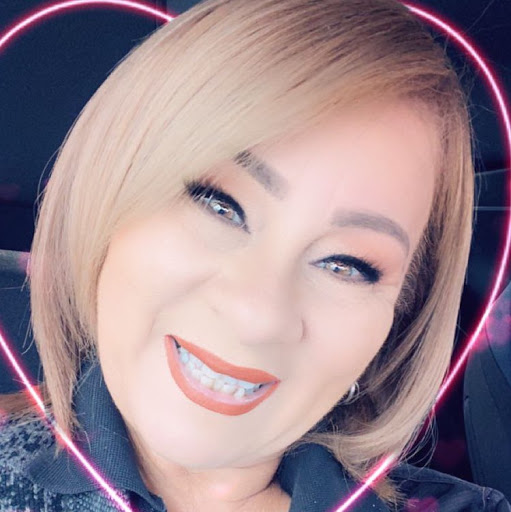 Lillian Garcia Photo 30