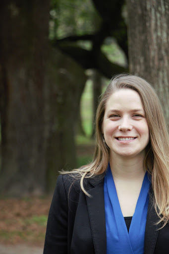 Lizzie Lang Photo 4