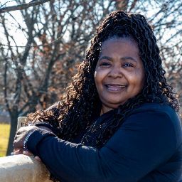 Pamela Shaw Photo 37
