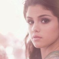 Selena Brooks Photo 11