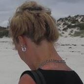 Louise Hampton Photo 9