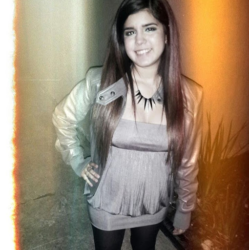 Elizabeth Saiz Photo 17