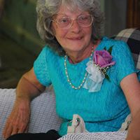 Barbara Reynolds Photo 30