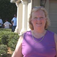 Julia Hayes Photo 9