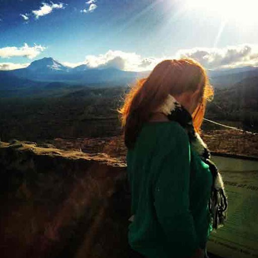 Sarah Lowe Photo 24