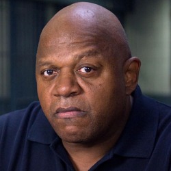 Charles Dutton Photo 23