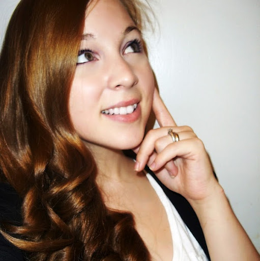 Sara Bell Photo 33
