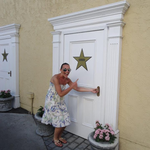 Lisa Hilton Photo 28