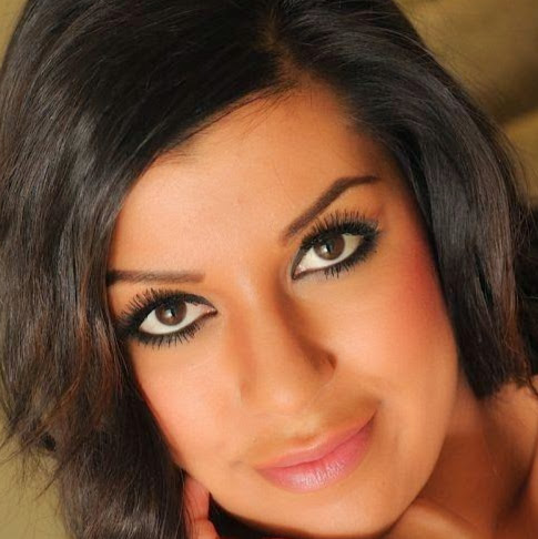 Ella Bruce Photo 9
