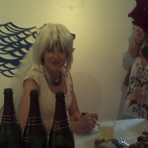 Laura Mullen Photo 33