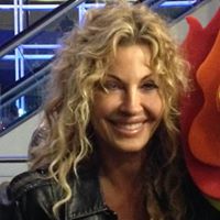 Jennifer Levy Photo 37
