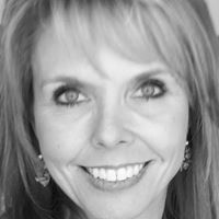 Debbie Reichert Photo 14