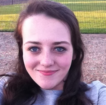 Alice Hunt Photo 11