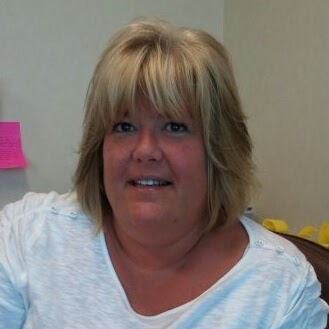 Julie Skinner Photo 33
