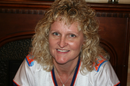 Lisa Thorne Photo 7