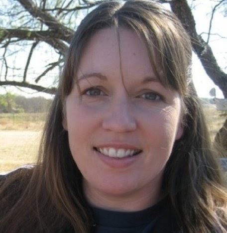 Emily Holmes Photo 20