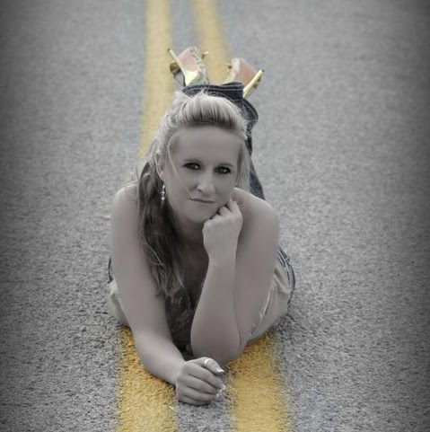 Amy Ayres Photo 28