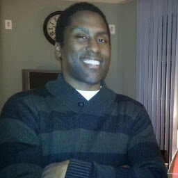 Kenneth Mitchell Photo 24