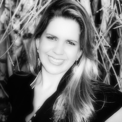 Nara Freitas Photo 7