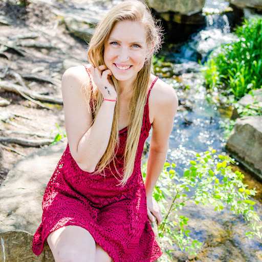 Emily Mathews Photo 30