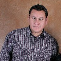 Robert Valverde Photo 25